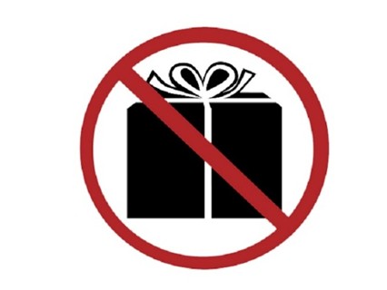 Соблюдение запрета дарить и получать подарки.